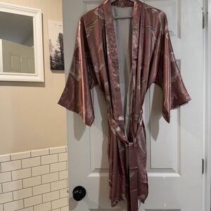 Luxurious  Kim+Ono  Floral Satin Robe